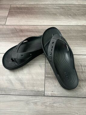 CROCS Black Platform Sandal- 8